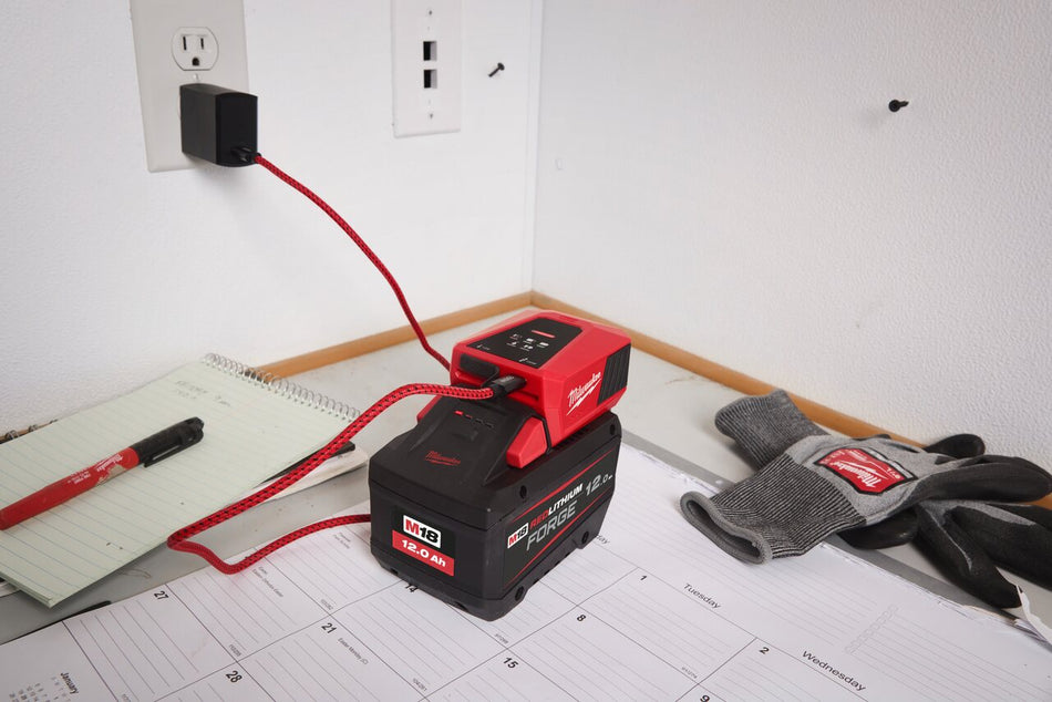 Milwaukee M18 TOP-OFF Mini Charger M18TC