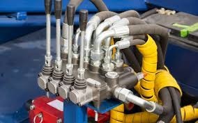 Conlan Oils TotalEnergies Dynatrans FR 80W-85 20L lubricant for public works equipment transmissions with wet brakes.