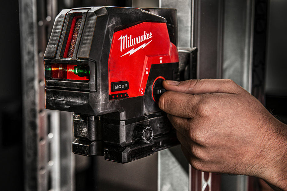 Milwaukee M12 FUEL Cross Laser Level M12CLLP-0C (Body Only)